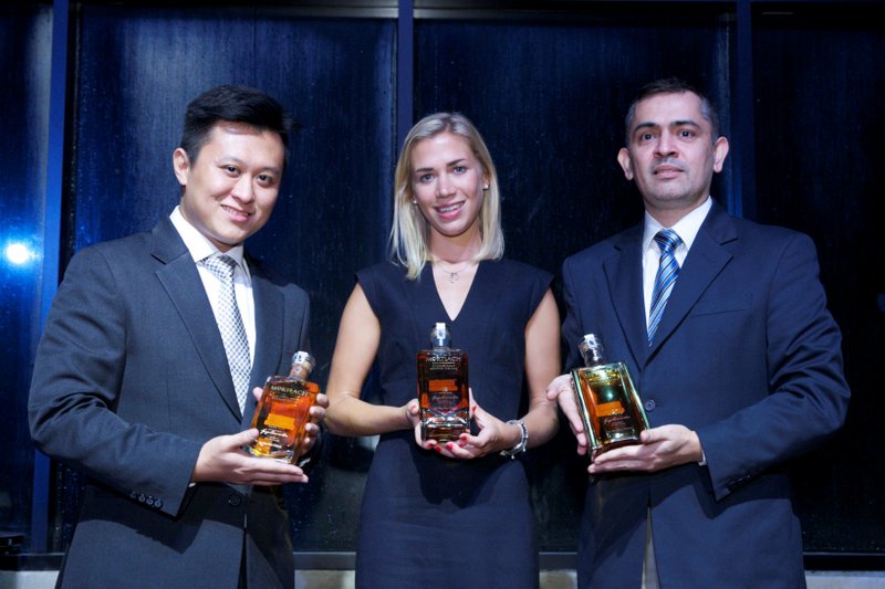 (L-R) Ryan Tann (Brand Manager, Johnnie Walker Super Deluxe & Reserve), Georgie Bell (Global Brand Ambassador of Mortlach) and Rajesh Joshi, (Marketing Director of Moët Hennessy Diageo Malaysia) welcomes the arrival of world’s most revered Single Malt Scotch Whisky – Mortlach.