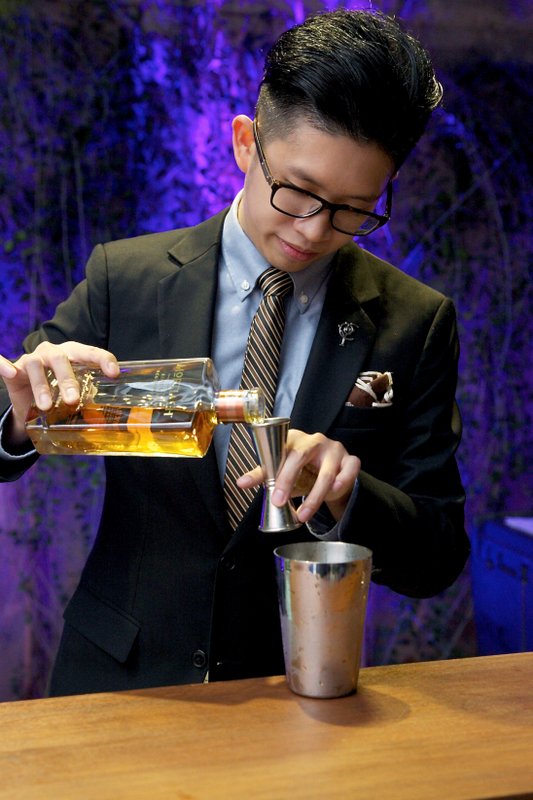 Shawn Chong, Diageo World Class SEA Bartender of the Year 2015, was present at the launch as he concocts a cocktail with Mortlach Rare Old, which is one of the three expressions that are now available in Malaysia. 