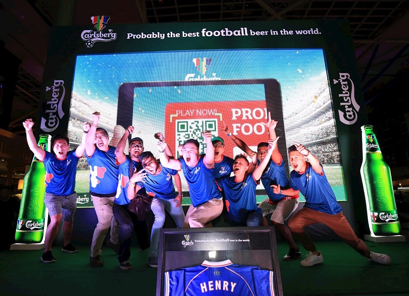 ootball fans cheered their way to Finale at Carlsberg’s “Probably The Best Football Parties” enjoying a football beer experience that was unforgettable among other football fans and beer lovers.
